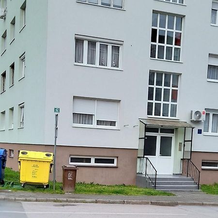 Studio Apartman Four Pearls Karlovac Exterior photo